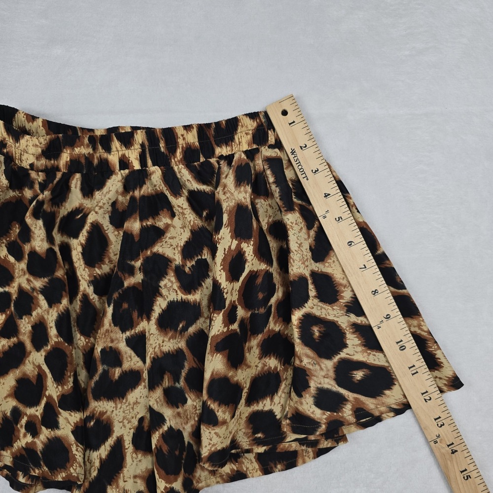 Pretty Little Thing Women's Size 4 Animal‎ Print Shorts Comfort - Picture 3 of 6